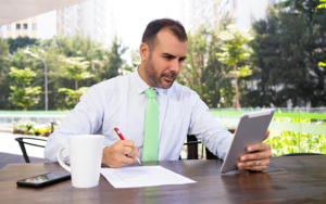 EMPREENDEDORES SENSITIVOS: O IMPACTO DA INTUIÇÃO NA GESTÃO DO NEGÓCIO