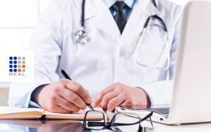 Veja qual é o regime tributário ideal para médicos
