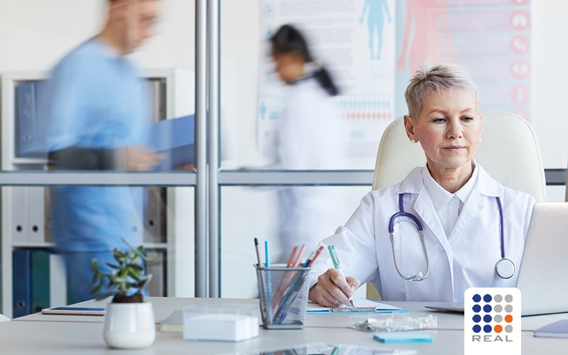 Descubra como abrir uma clínica médica e realizar o seu sonho de ter um negócio próprio sem ter nenhum problema com a lei!