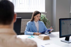 Contratação de secretária para consultório